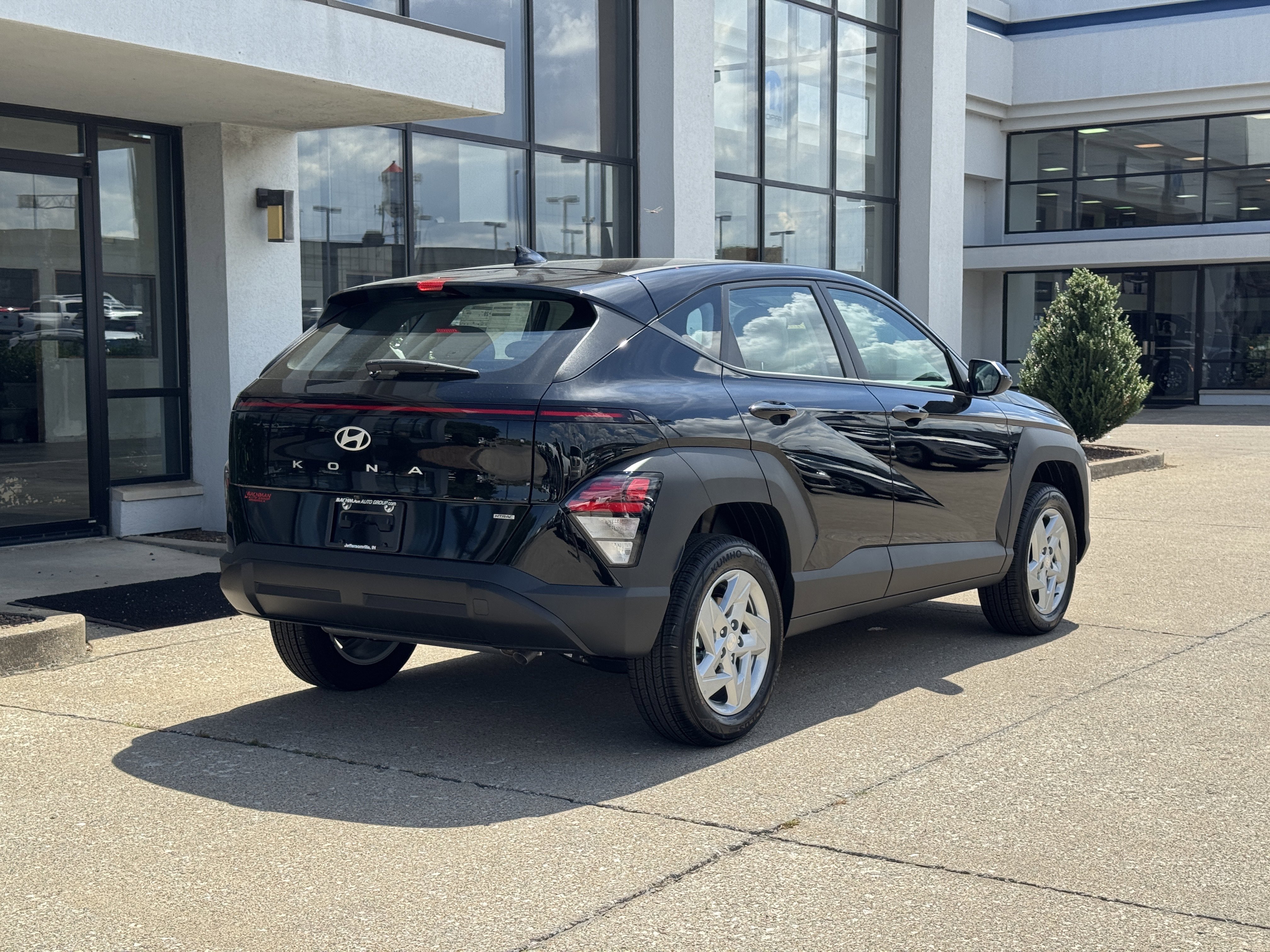 New 2026 Hyundai Kona SE image 4