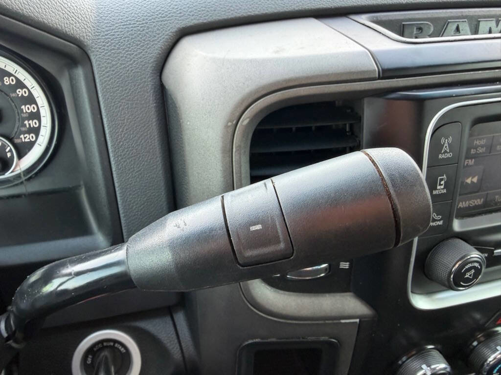 Used 2015 RAM 3500 Tradesman w/ Chrome Appearance Group image 16