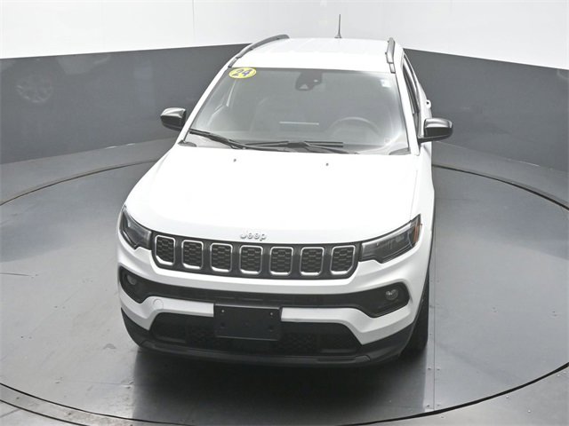 Used 2024 Jeep Compass Latitude image 40