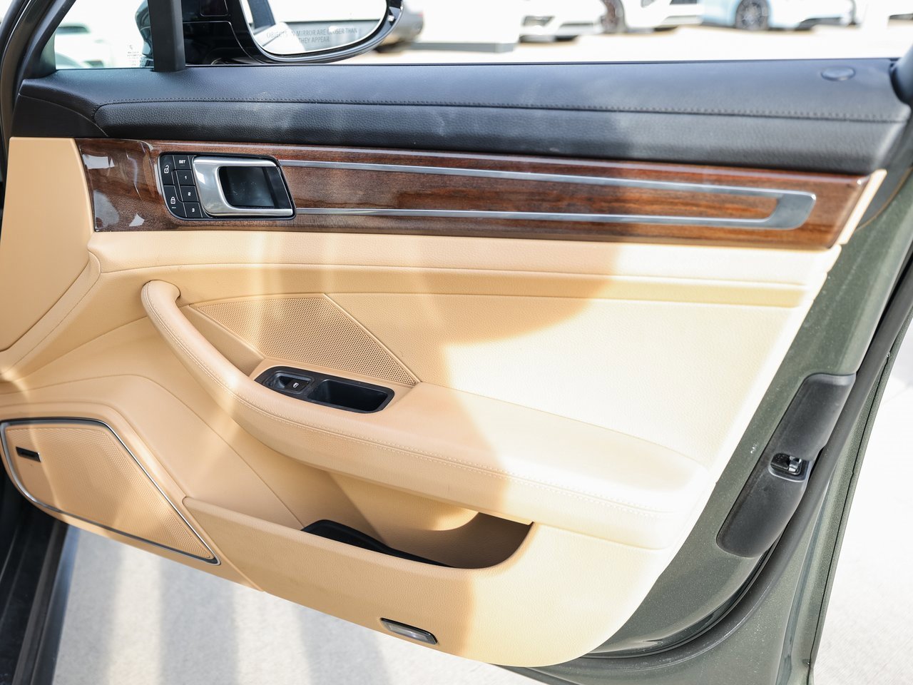 Certified 2023 Porsche Panamera Platinum Edition image 28