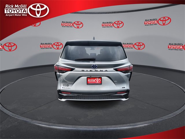 Certified 2025 Toyota Sienna XSE image 7