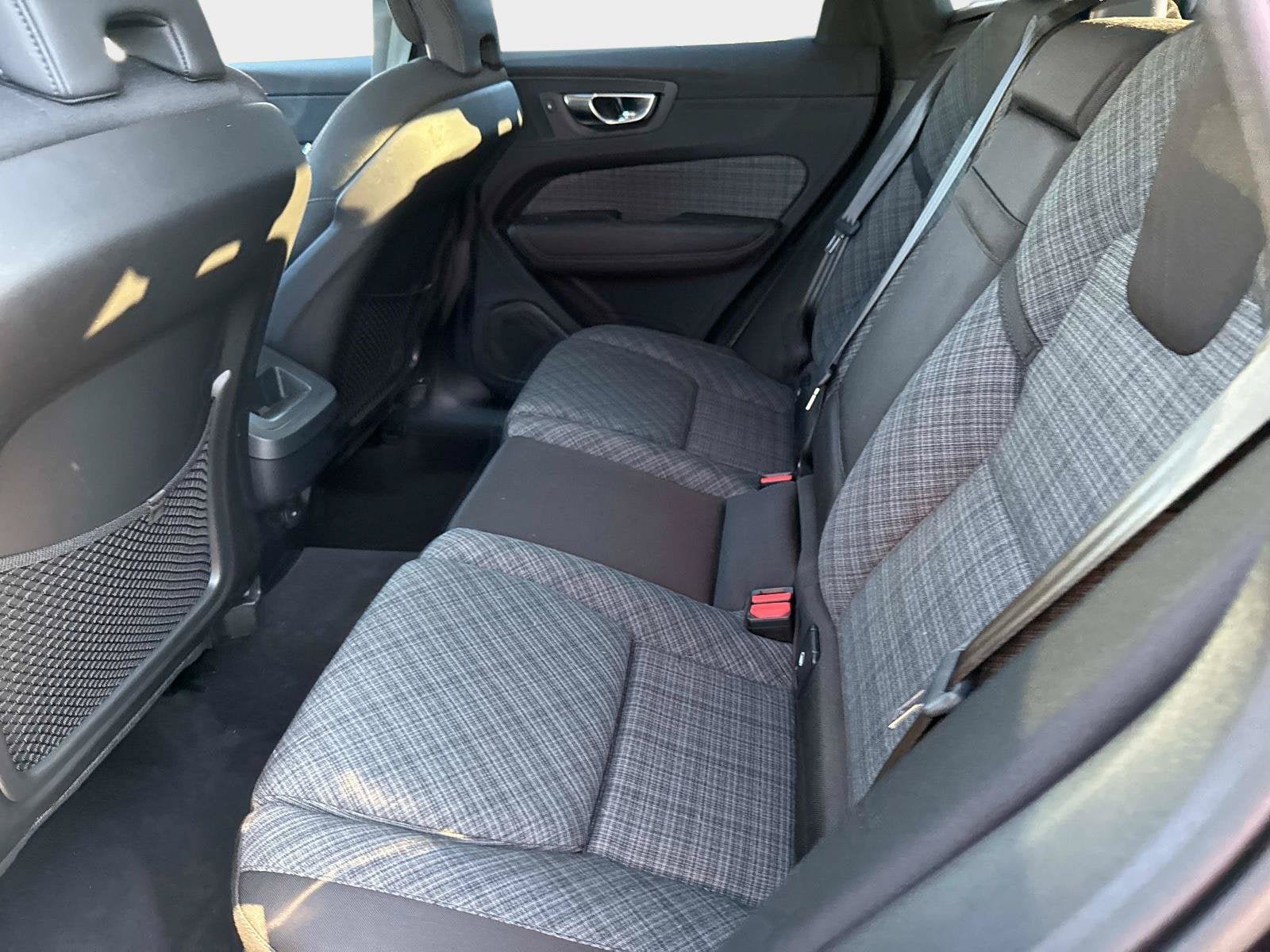 Used 2025 Volvo XC60 B5 Core AWD/4WD image 12