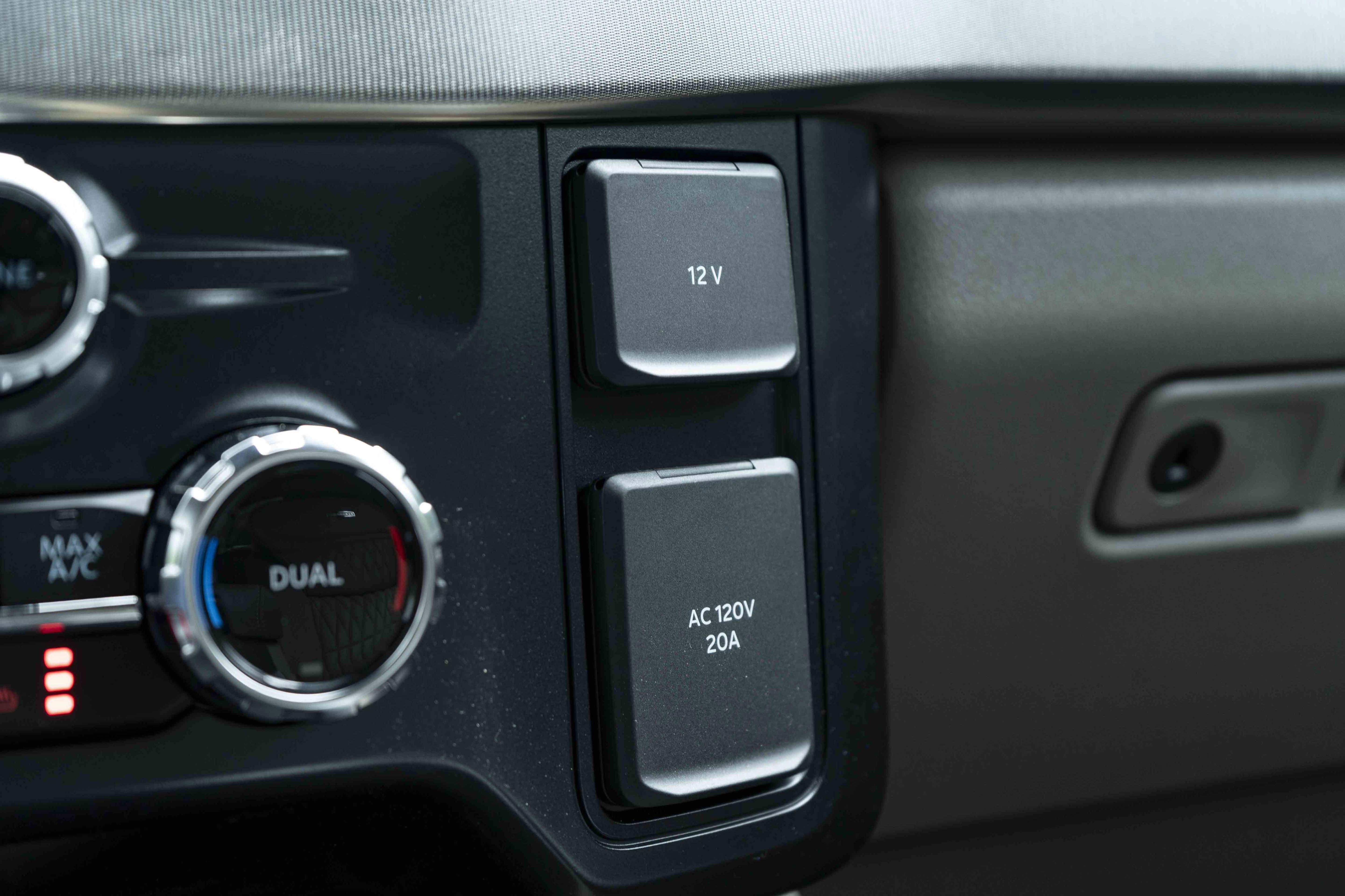 Used 2026 Ford F450 Platinum w/ Platinum Plus Package image 32