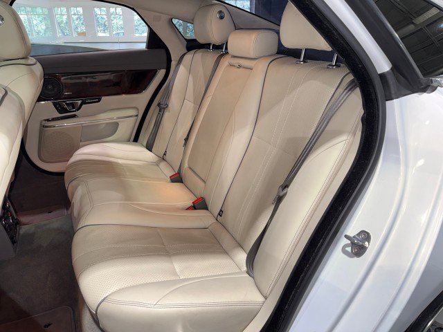 Used 2016 Jaguar XJ R-Sport RWD image 14