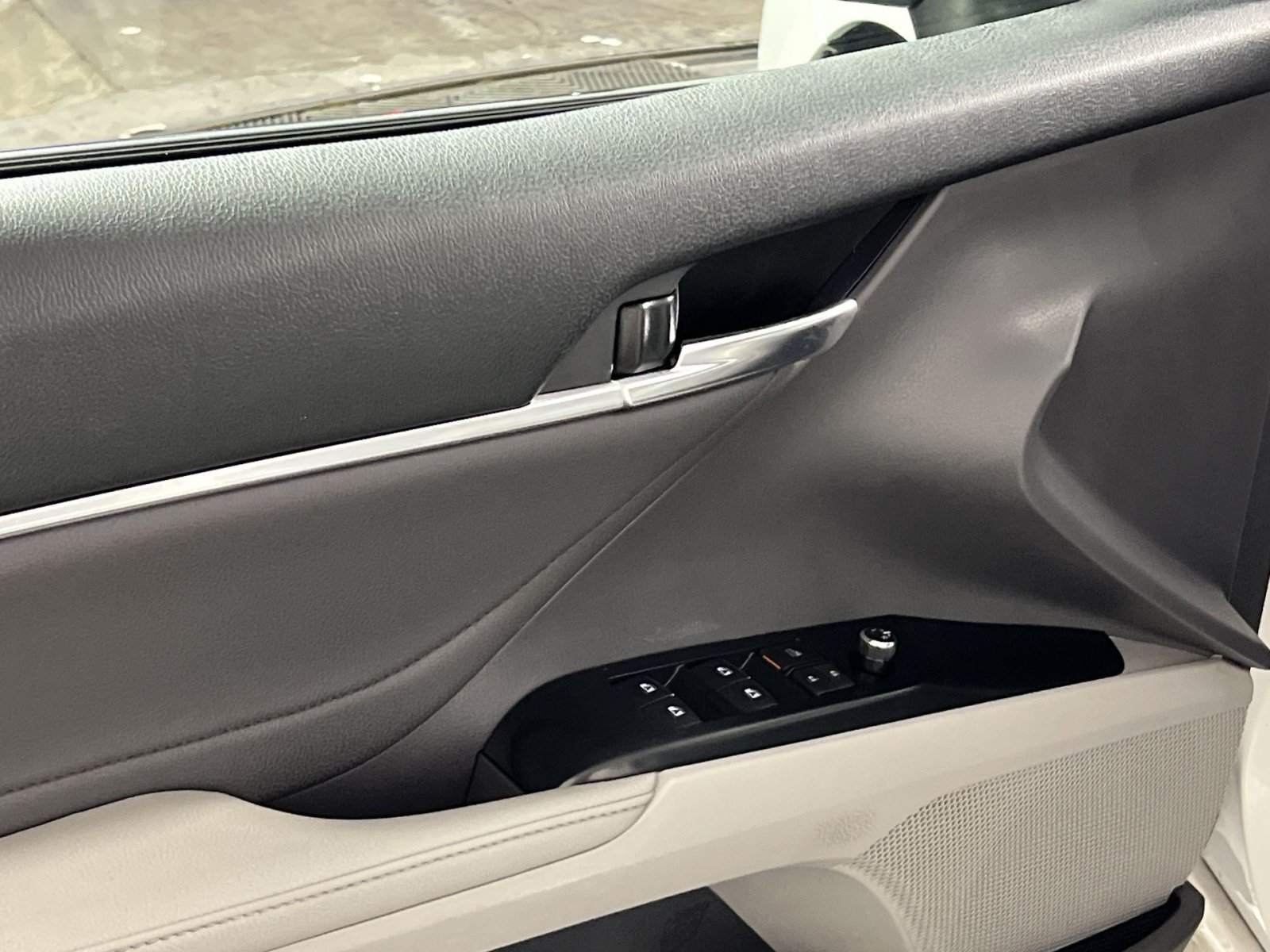 Used 2018 Toyota Camry XLE w/ Audio Package FWD image 15
