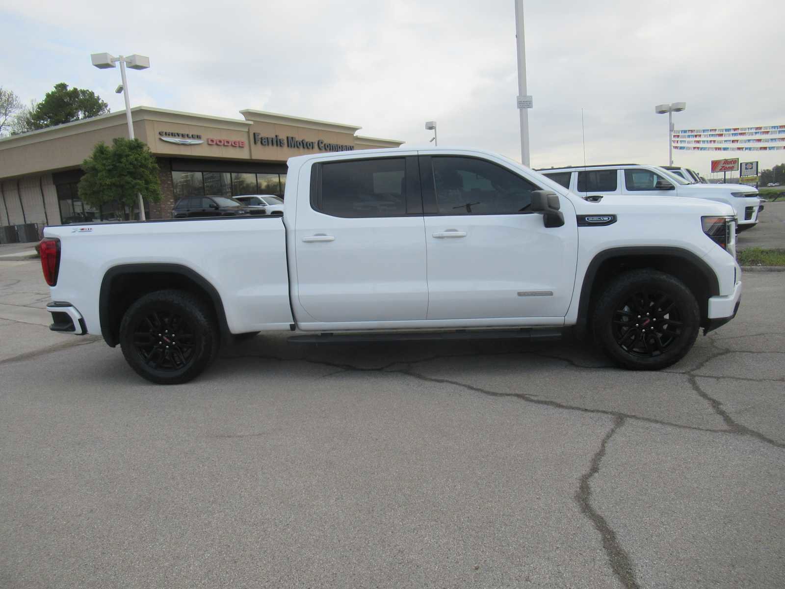 Used 2024 GMC Sierra 1500 Elevation w/ Preferred Package image 11