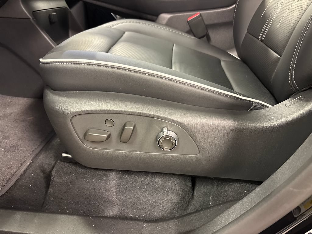 New 2026 Buick Enclave Avenir w/ Super Cruise Package FWD image 22