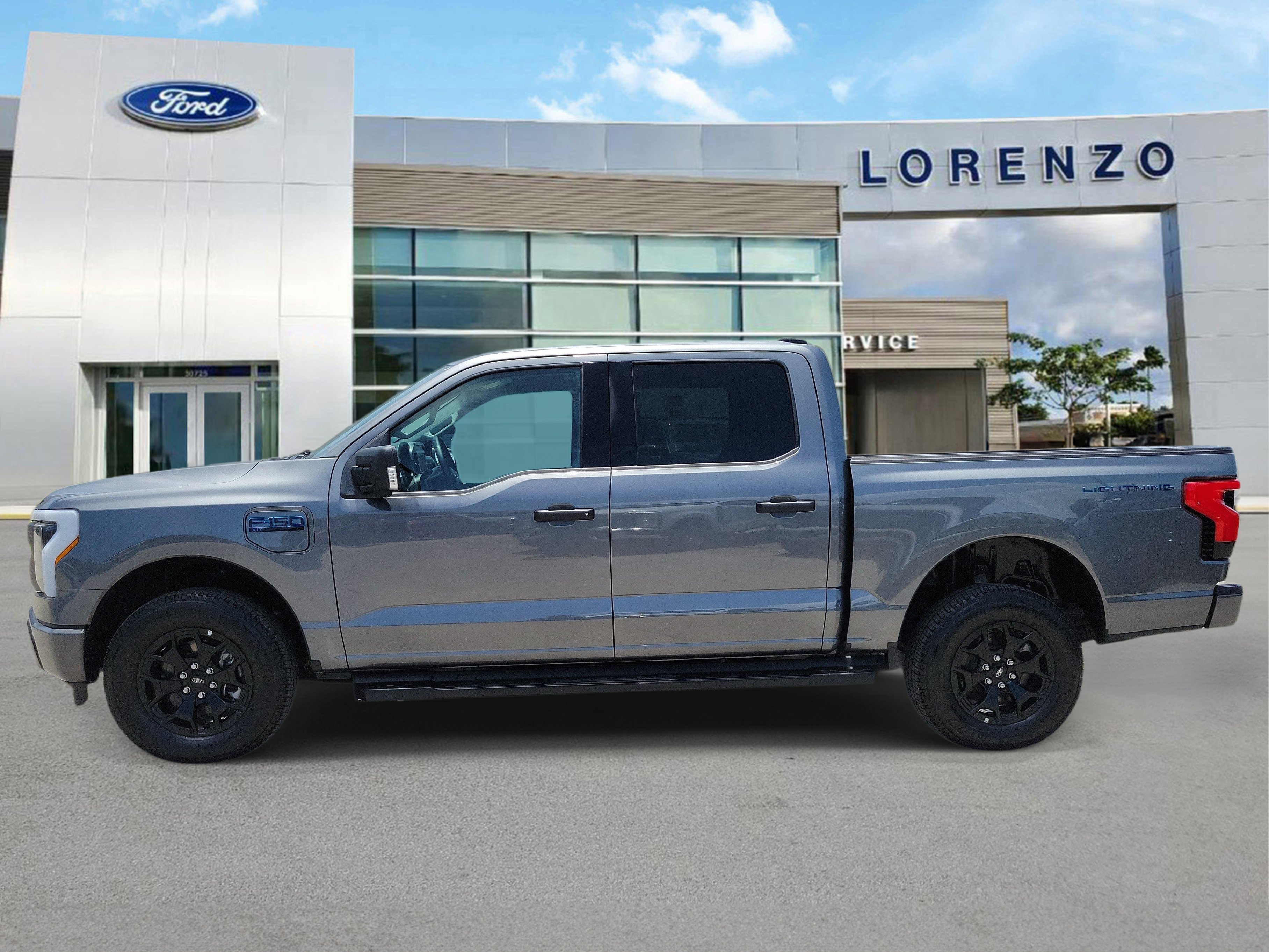 Used 2025 Ford F150 Lightning XLT AWD/4WD image 8