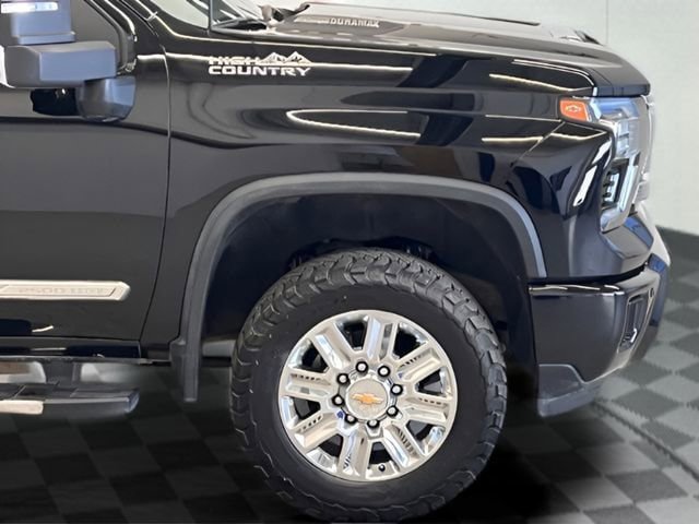 Used 2024 Chevrolet Silverado 2500 High Country w/ High Country Premium Package AWD/4WD image 7