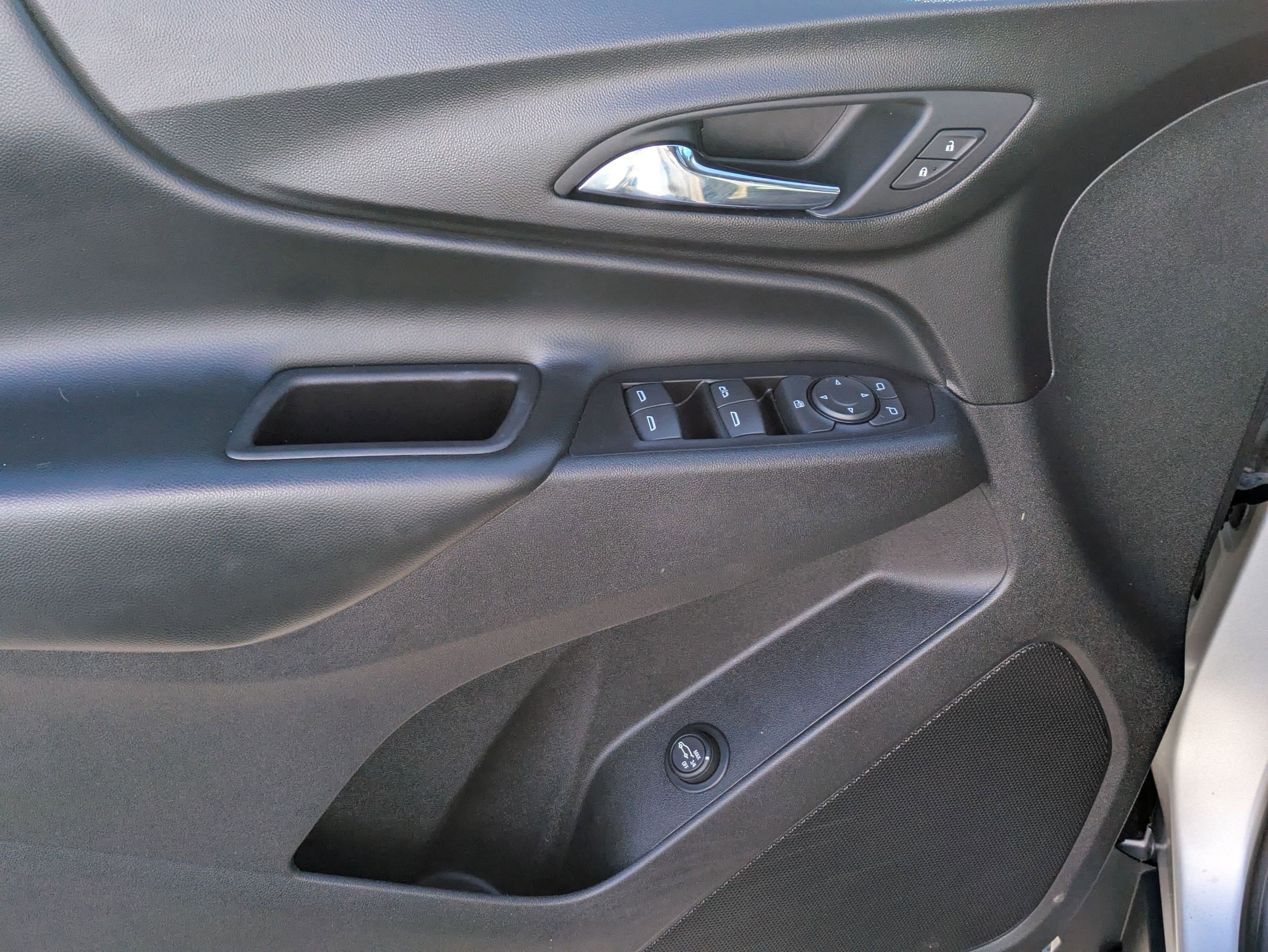 Used 2018 Chevrolet Equinox LT image 15