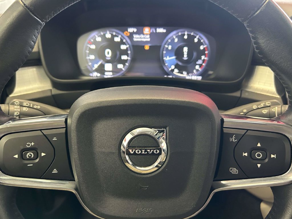 Used 2019 Volvo XC40 T5 Momentum AWD/4WD image 29