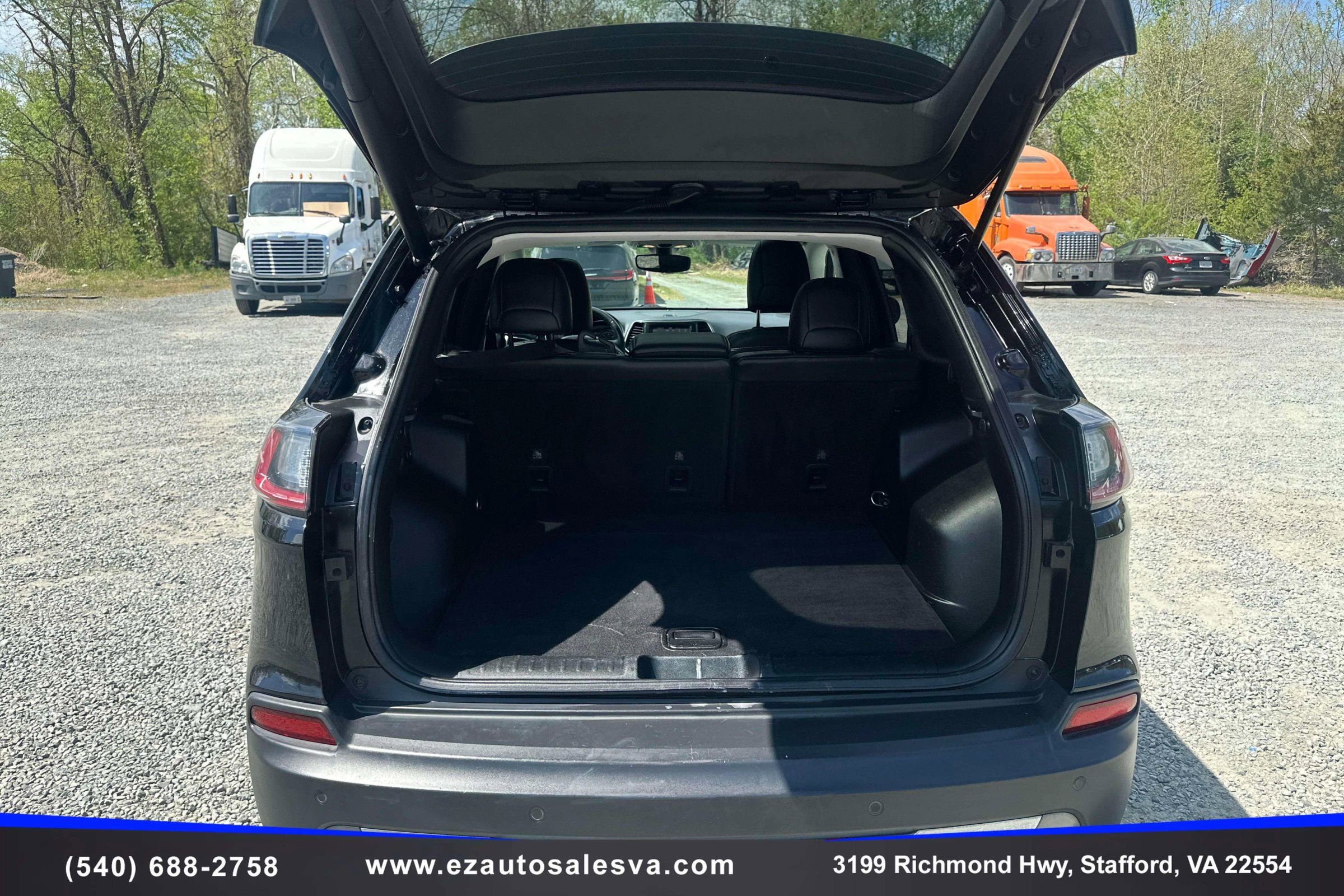 Used 2019 Jeep Cherokee Limited AWD/4WD image 11