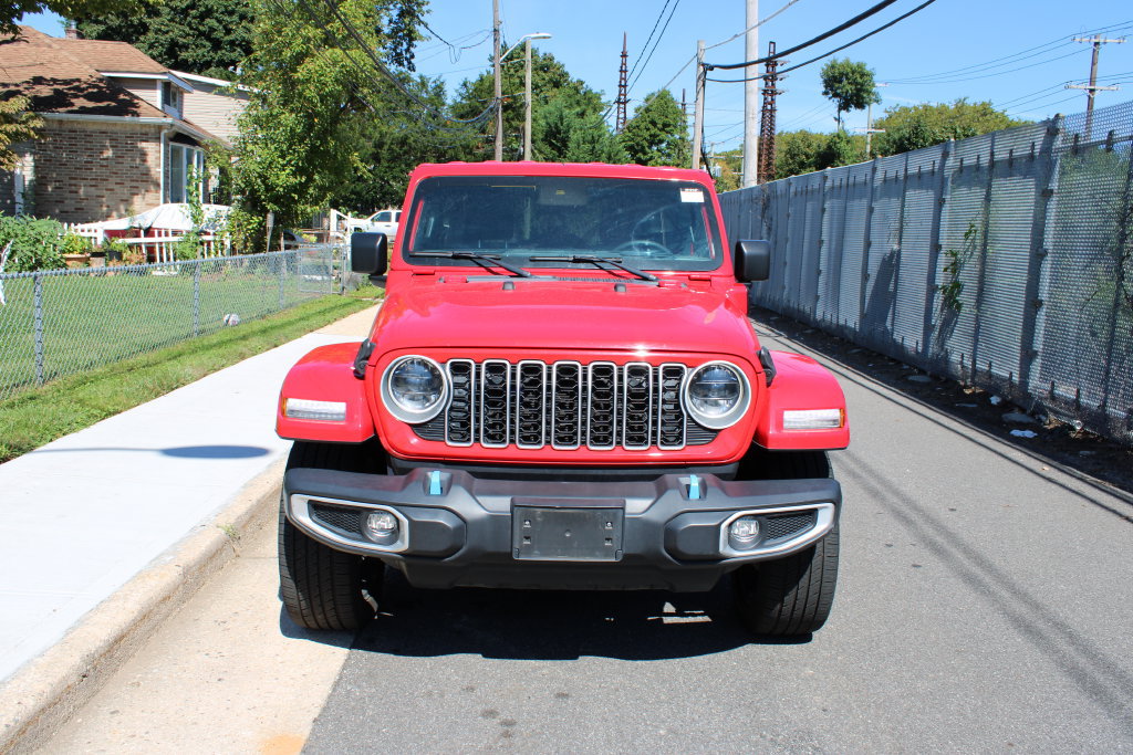 Used 2024 Jeep Wrangler Unlimited Sahara AWD/4WD image 3