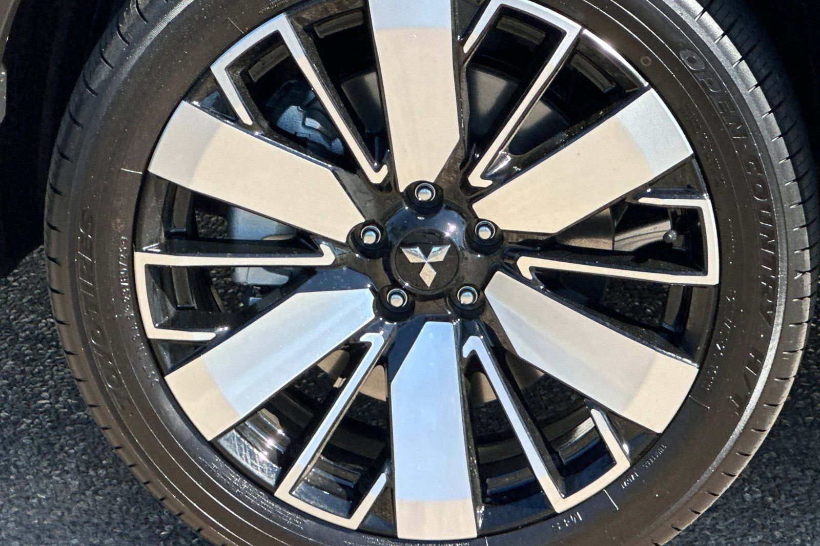 New 2025 Mitsubishi Outlander SEL image 27