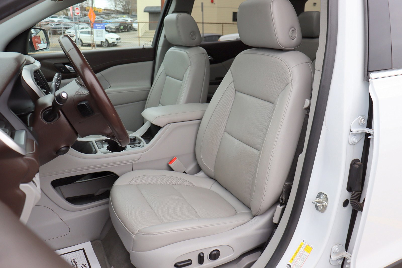 Used 2020 GMC Acadia SLT w/ Driver Alert Package II AWD/4WD image 12