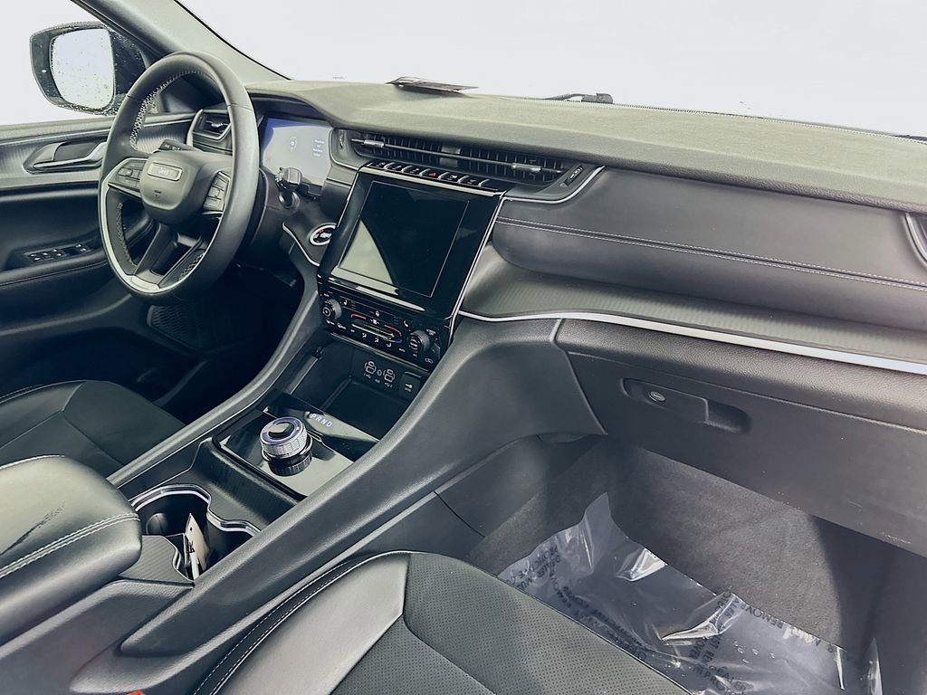 Certified 2024 Jeep Grand Cherokee Altitude image 38