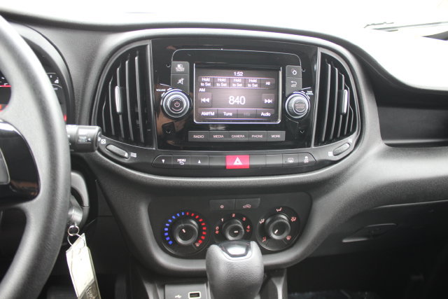 Used 2022 RAM ProMaster City Tradesman FWD image 4