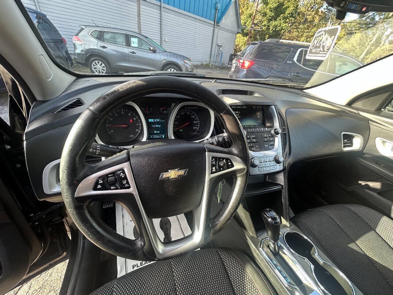 Used 2017 Chevrolet Equinox LT w/ Driver Confidence Package II AWD/4WD image 5