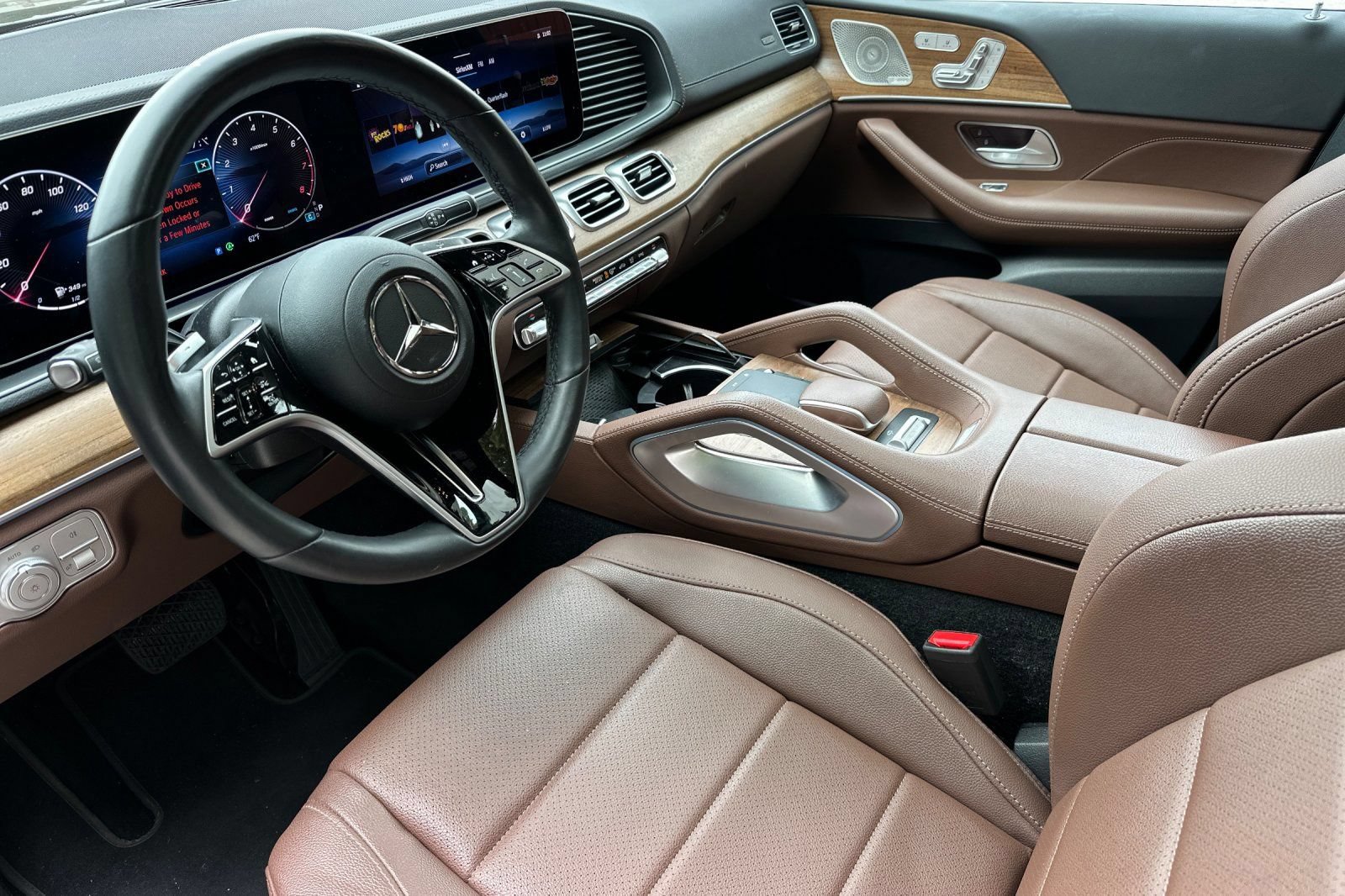Used 2024 Mercedes-Benz GLS 450 4MATIC image 11