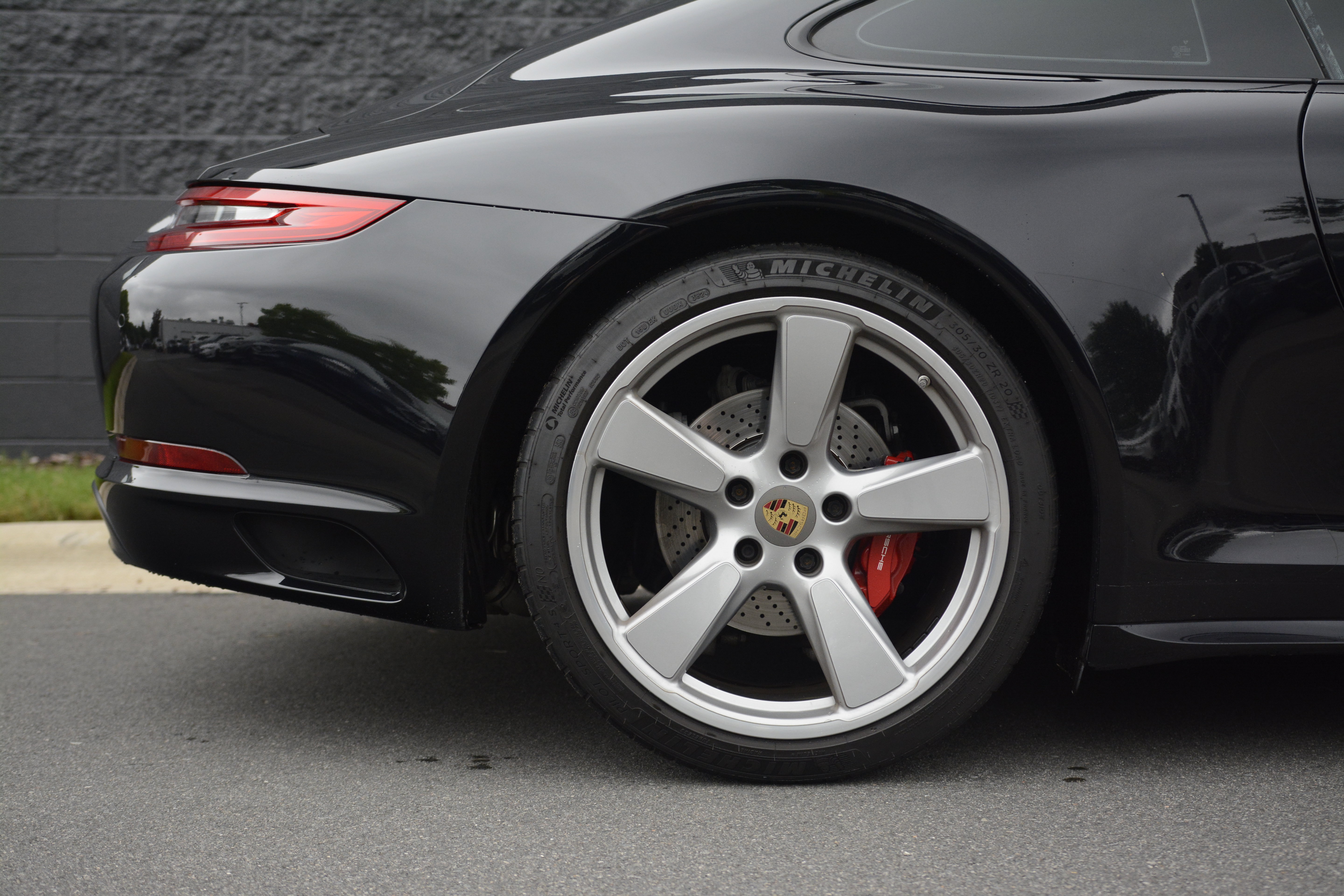 Certified 2018 Porsche 911 Carrera 4S AWD/4WD image 34