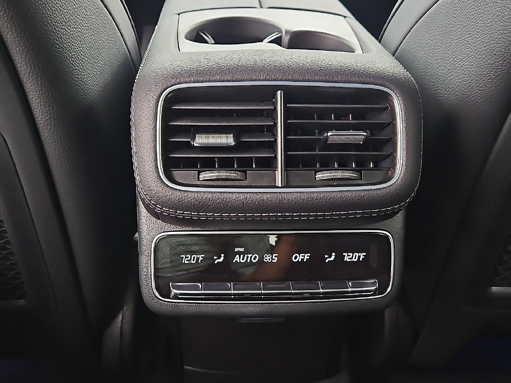 Used 2025 Mercedes-Benz GLS 450 4MATIC image 17