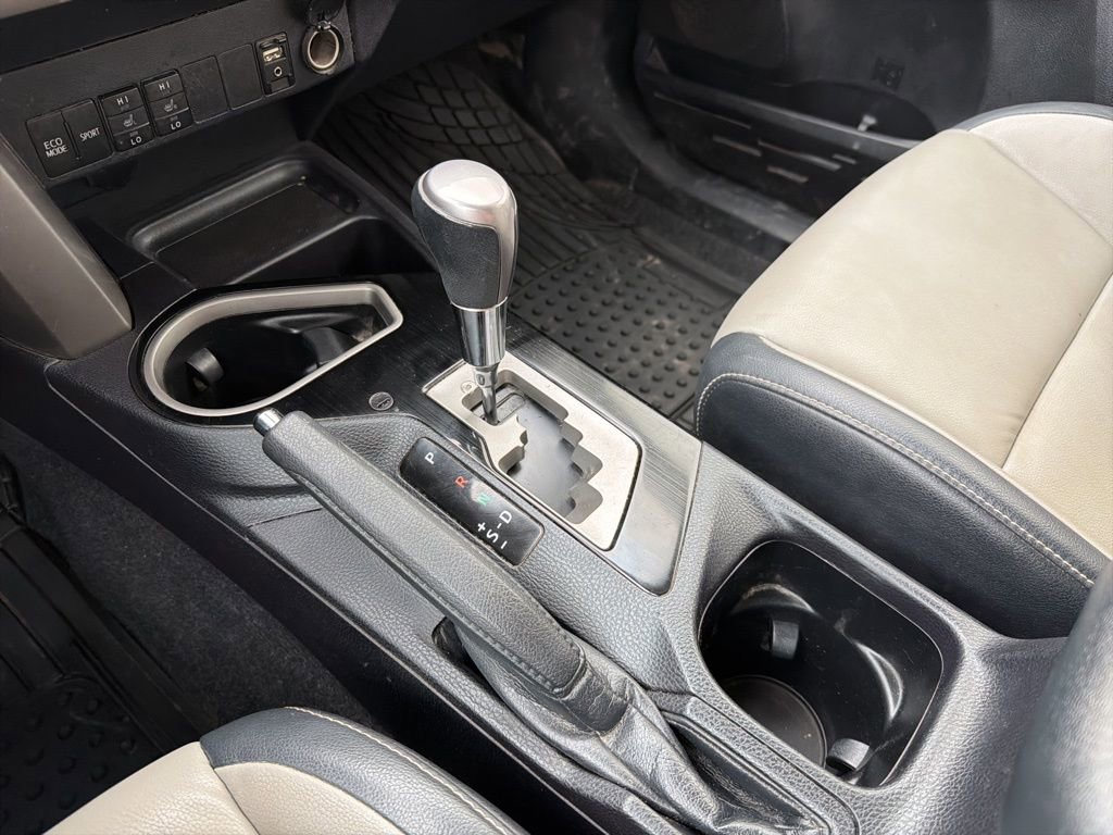 Used 2017 Toyota RAV4 Limited image 17