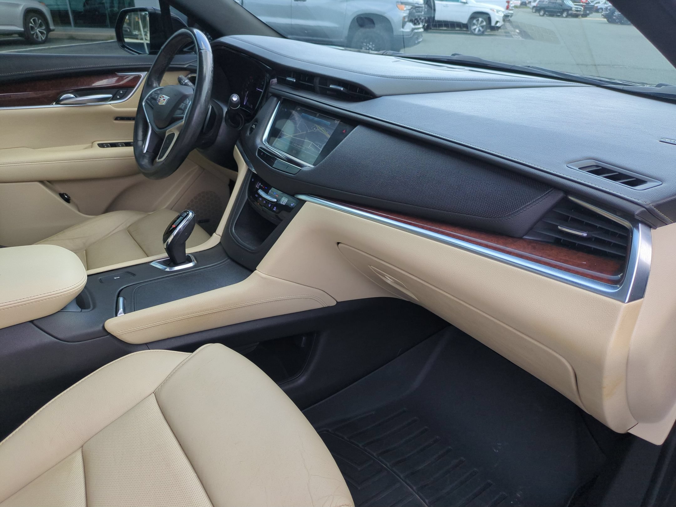 Certified 2018 Cadillac XT5 Luxury w/ Driver Awareness Package FWD image 36
