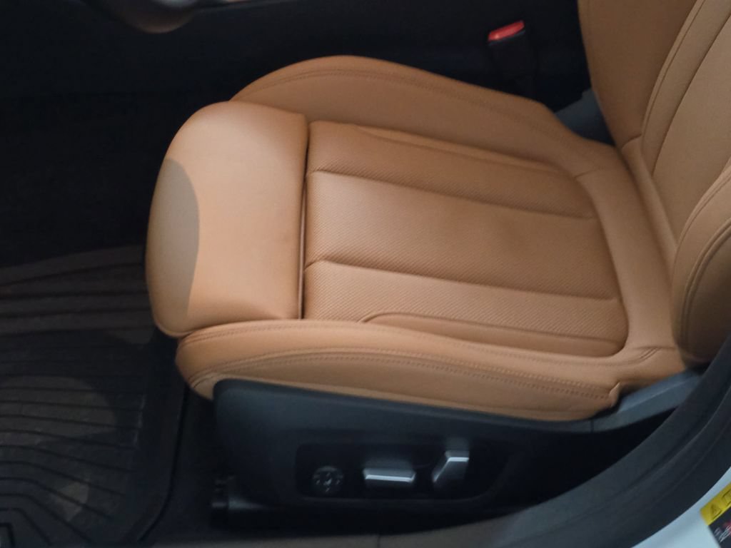 Used 2023 BMW i4 eDrive35 RWD image 31