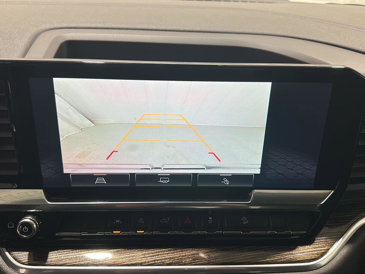 Used 2024 GMC Sierra 1500 SLE image 13