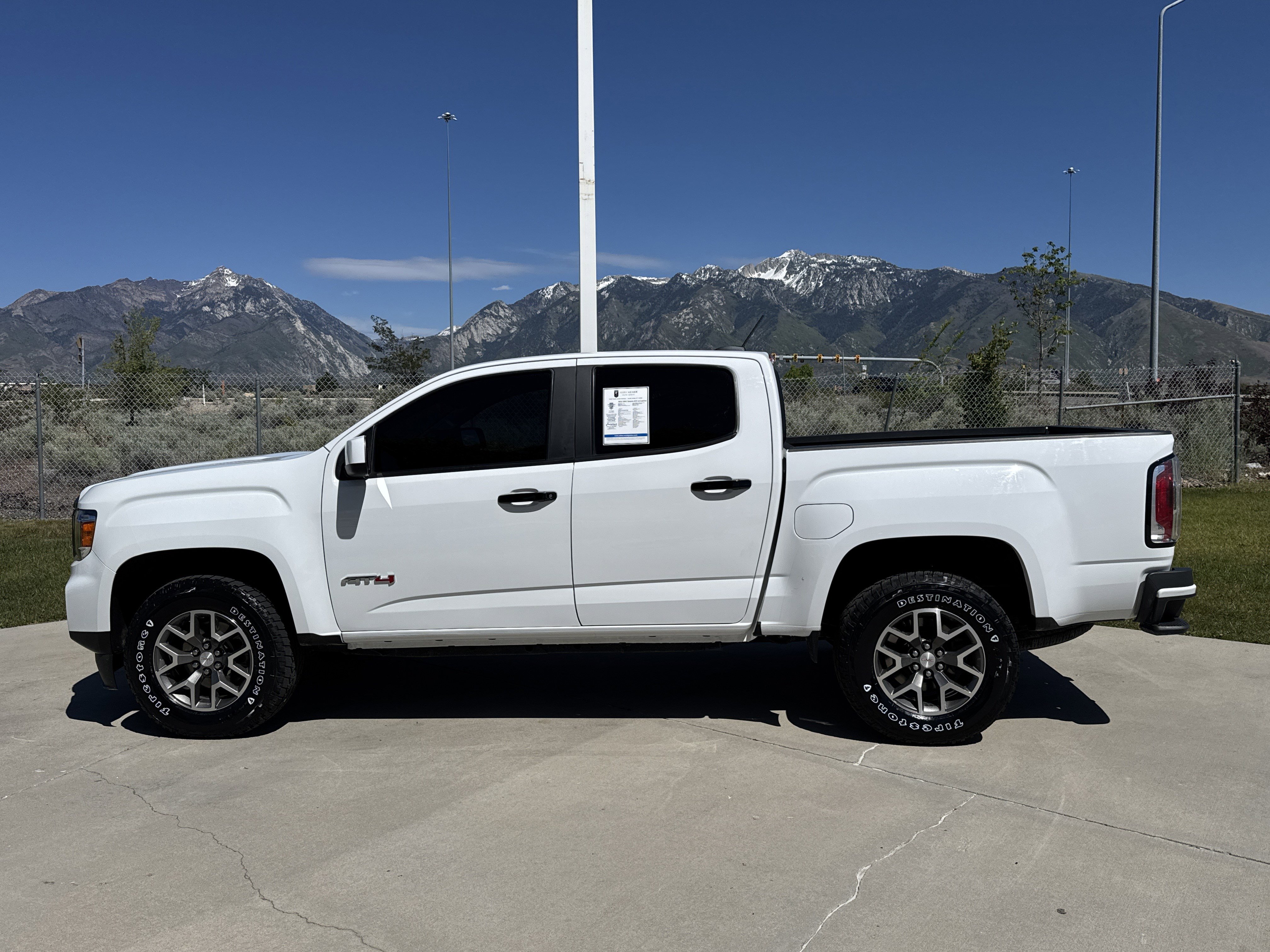 Used 2022 GMC Canyon AT4 w/ Trailering Package AWD/4WD image 8