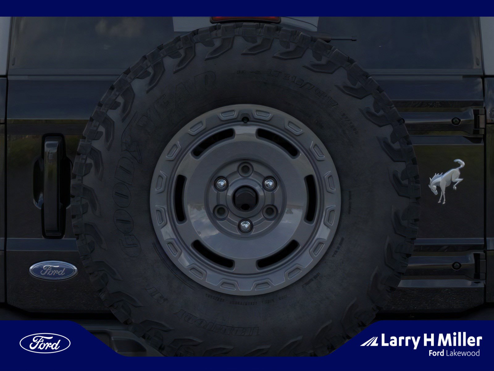 New 2025 Ford Bronco Outer Banks w/ Sasquatch Package image 24