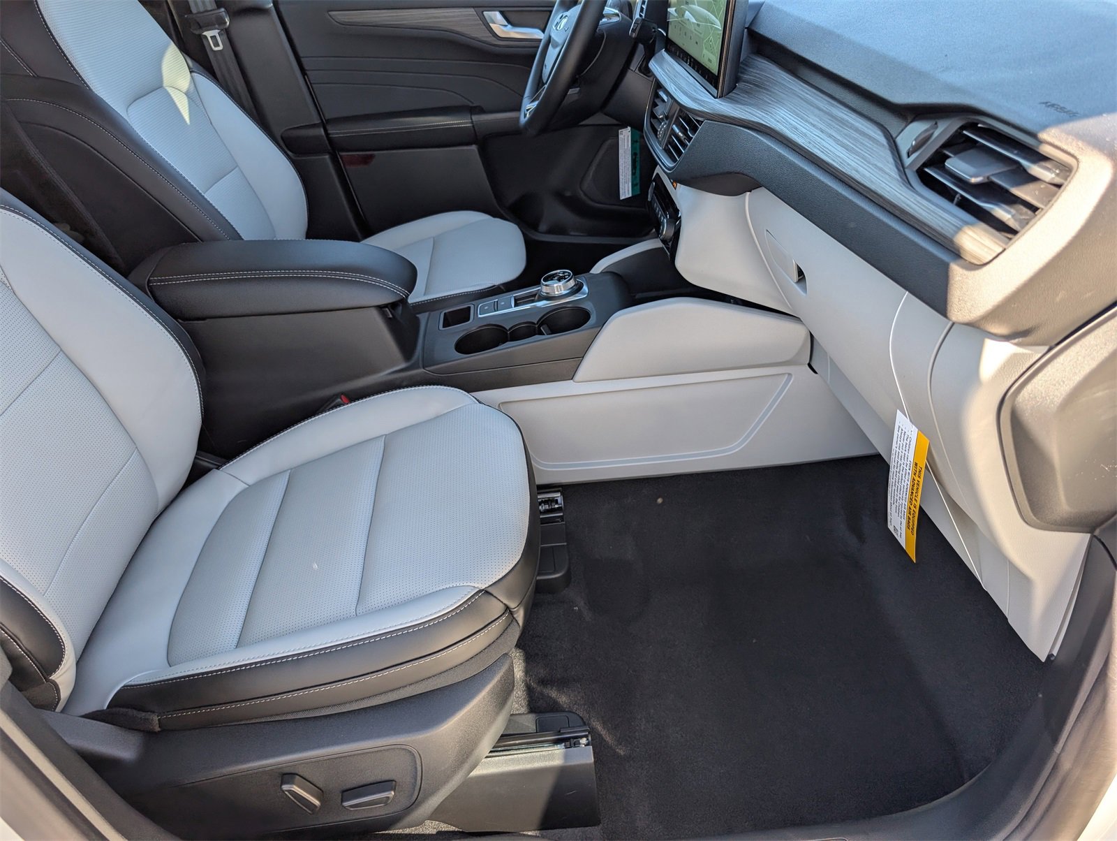 New 2026 Ford Escape Platinum image 27