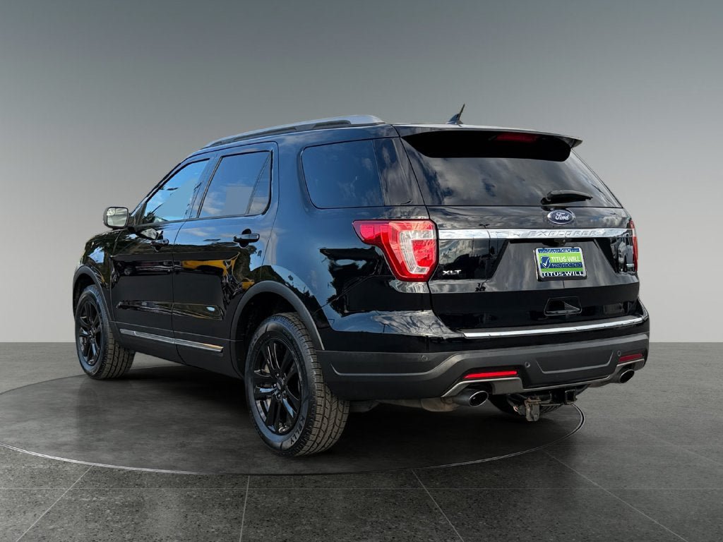 Used 2018 Ford Explorer XLT w/ Equipment Group 201A AWD/4WD image 8