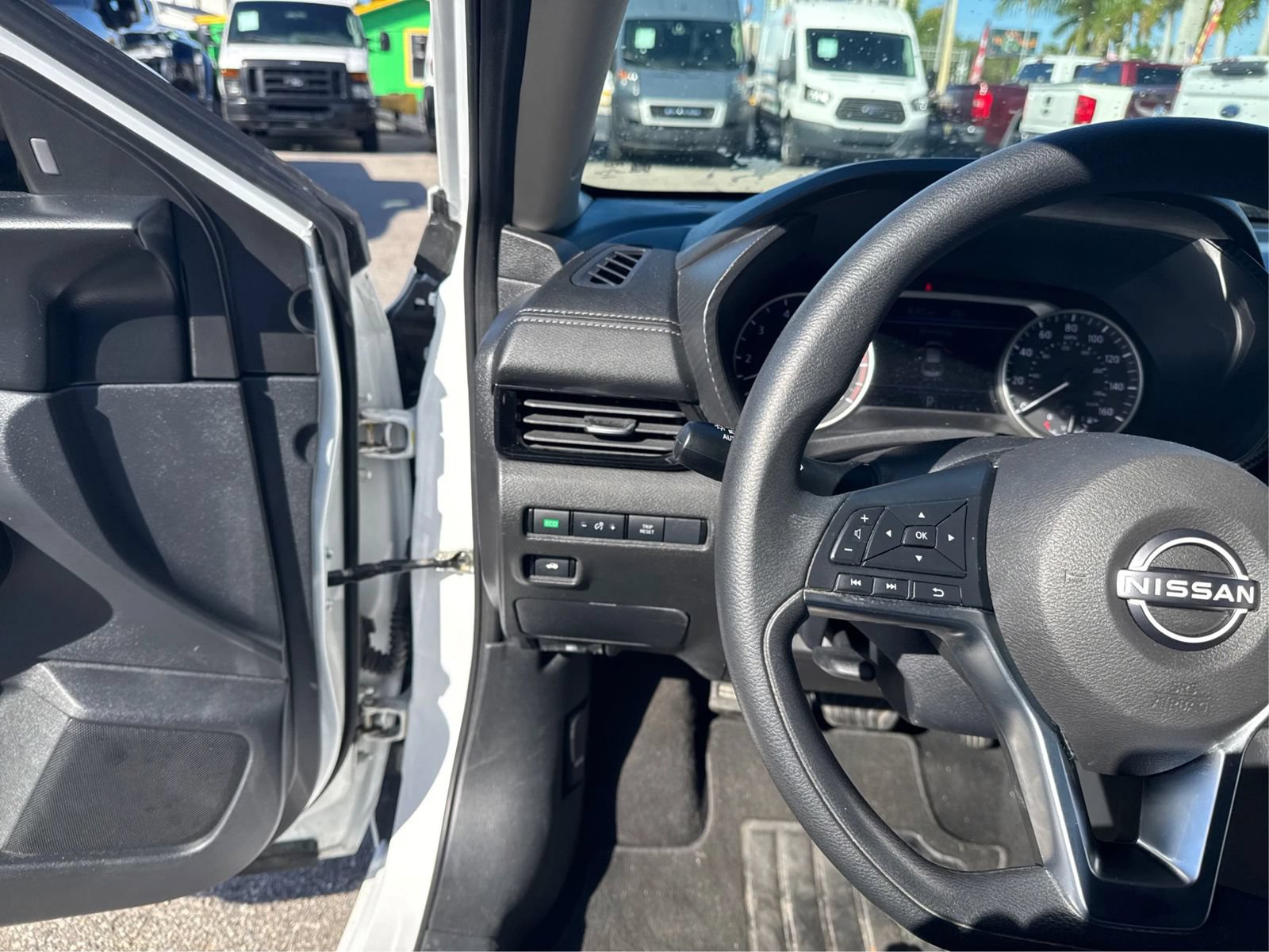 Used 2025 Nissan Sentra SV FWD image 20