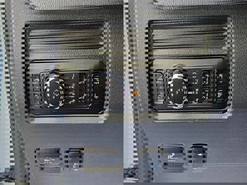 New 2026 Ford F250 Platinum image 28