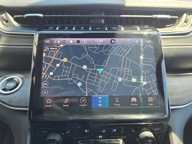 Used 2023 Jeep Grand Cherokee L Limited w/ Luxury Tech Group II AWD/4WD image 24