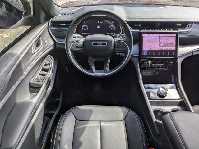 New 2025 Jeep Grand Cherokee Limited w/ Black Appearance Package RWD image 17