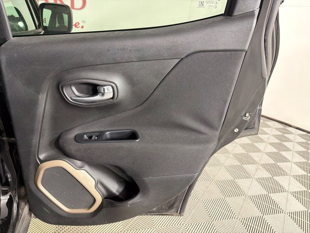Used 2016 Jeep Renegade Sport w/ Power & Air Group FWD image 37