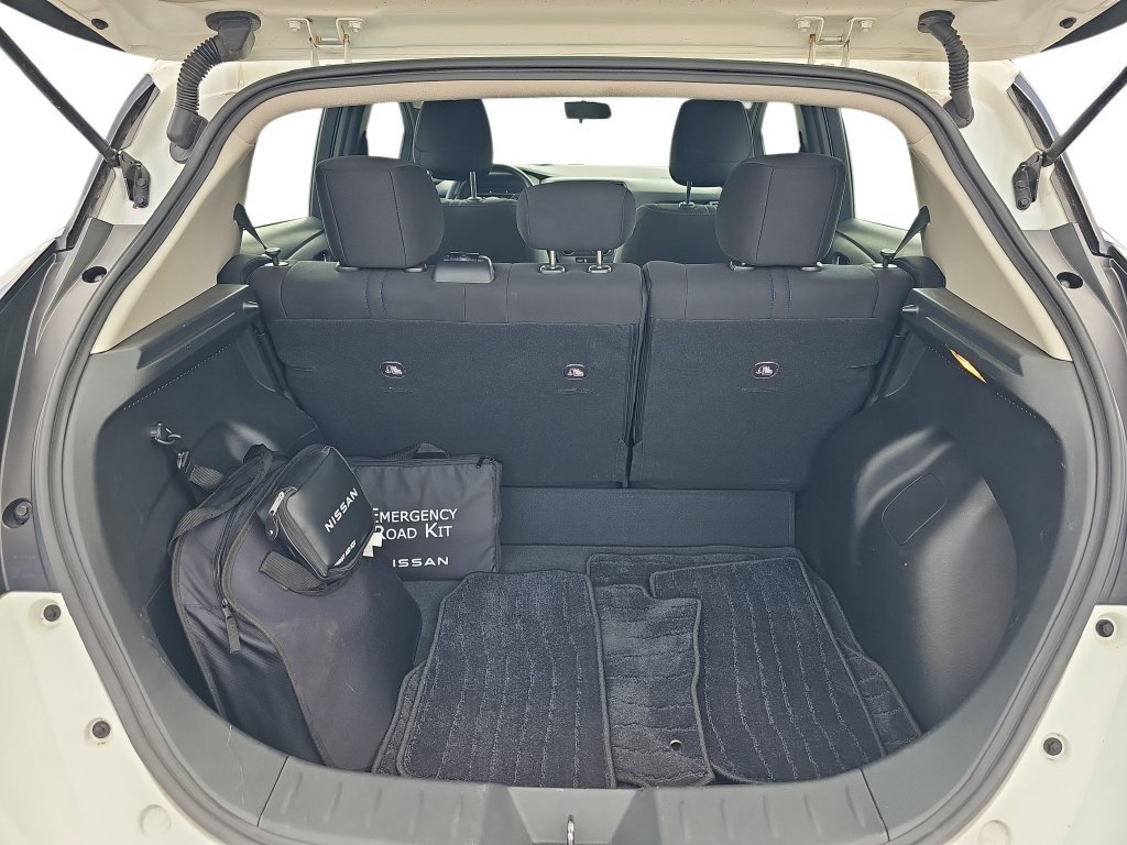 Used 2025 Nissan Leaf S FWD image 29