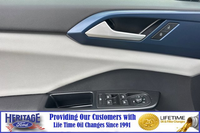 Used 2022 Volkswagen Taos SE image 11