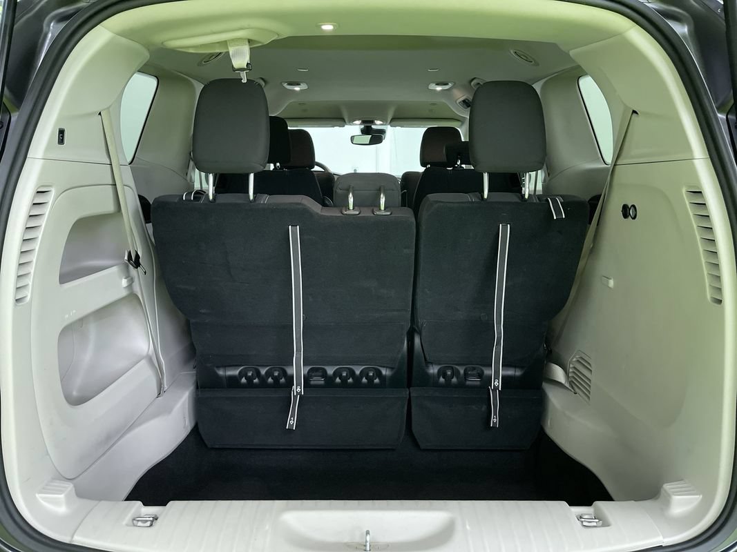 Used 2023 Chrysler Voyager LX FWD image 27