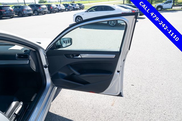 Used 2015 Volkswagen Passat 1.8T FWD image 15