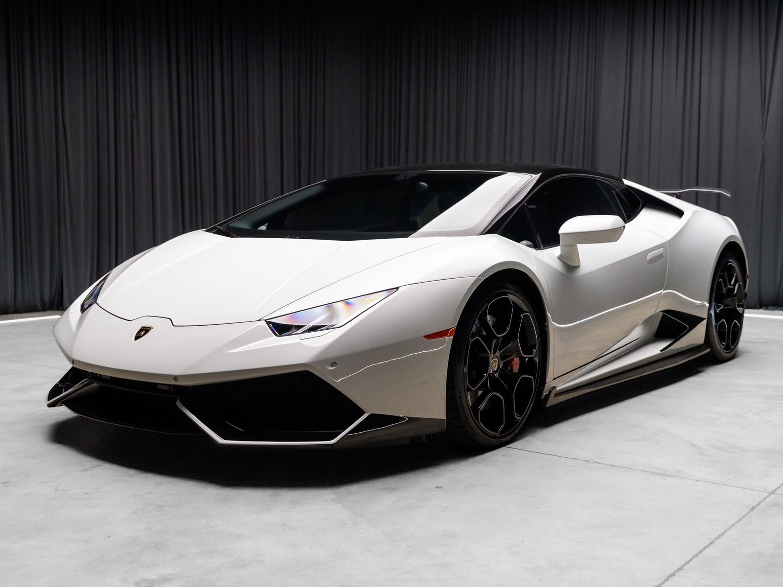 Used 2016 Lamborghini Huracan LP 610-4 AWD/4WD image 25