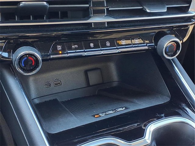 Certified 2025 Chevrolet Traverse LT image 11