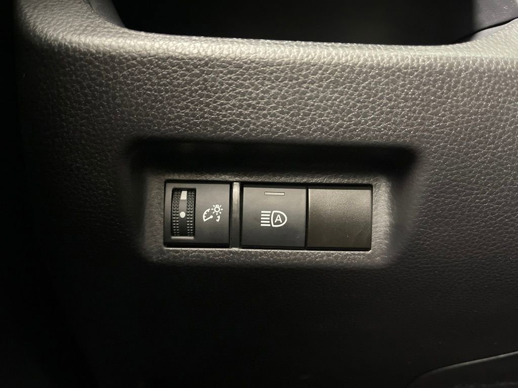 Certified 2025 Toyota RAV4 LE image 28