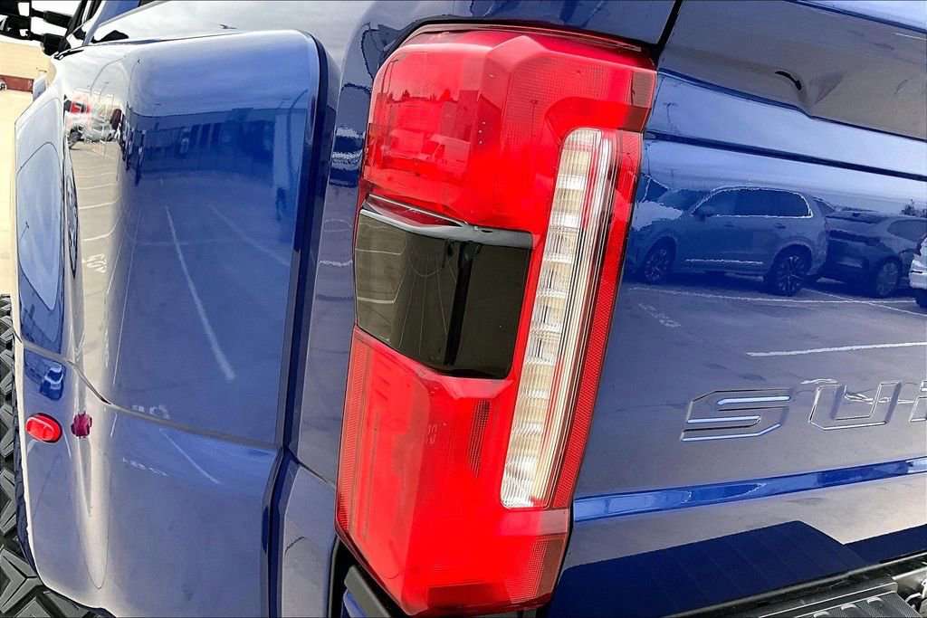 Used 2026 Ford F450 Lariat w/ FX4 Off-Road Package image 39