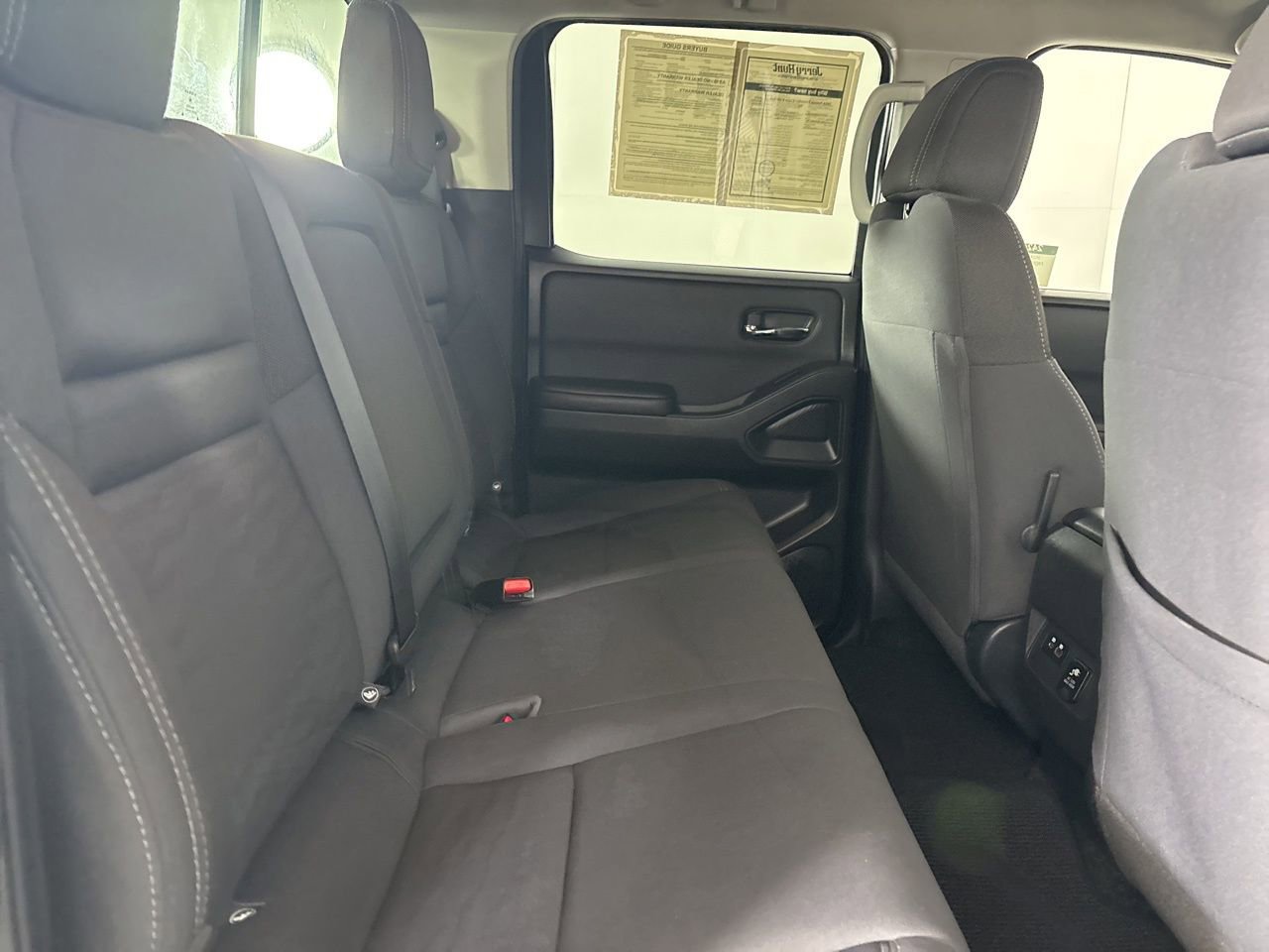 Used 2024 Nissan Frontier SV w/ SV Convenience Package image 24