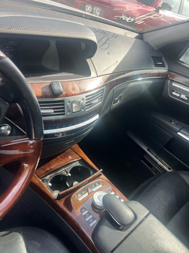 Used 2011 Mercedes-Benz S 550 w/ Sport Pkg Plus One image 12