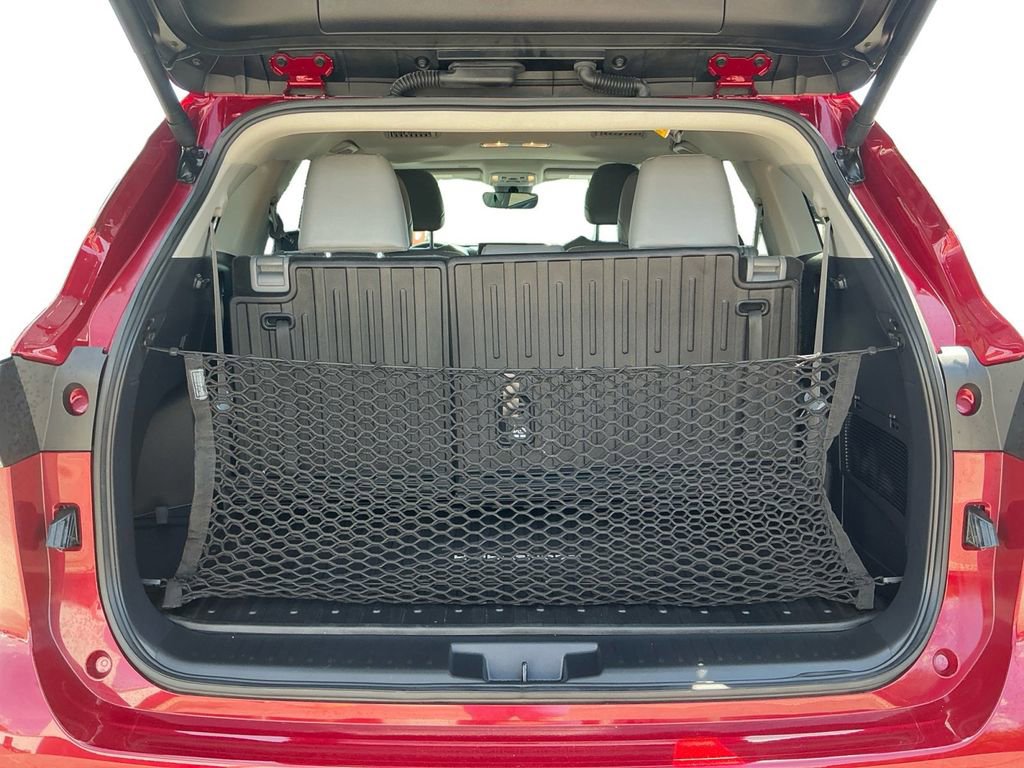 Used 2025 Toyota Highlander XLE AWD/4WD image 24