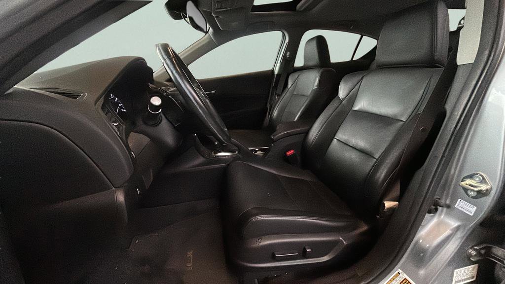 Used 2017 Acura ILX FWD image 12
